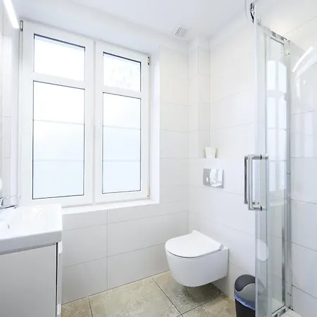 3 Maja 32b -b By Homeprime